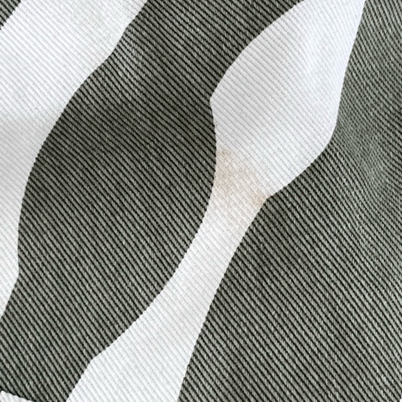 Shein Zebra Green Pants - Picture 2 of 3